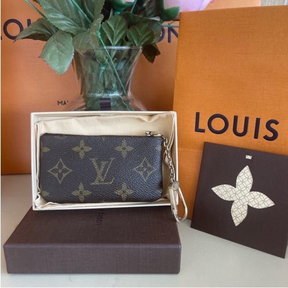 Authentic Louis Vuitton coins purse🤎🤎🤎💛 - Picture 1 of 14